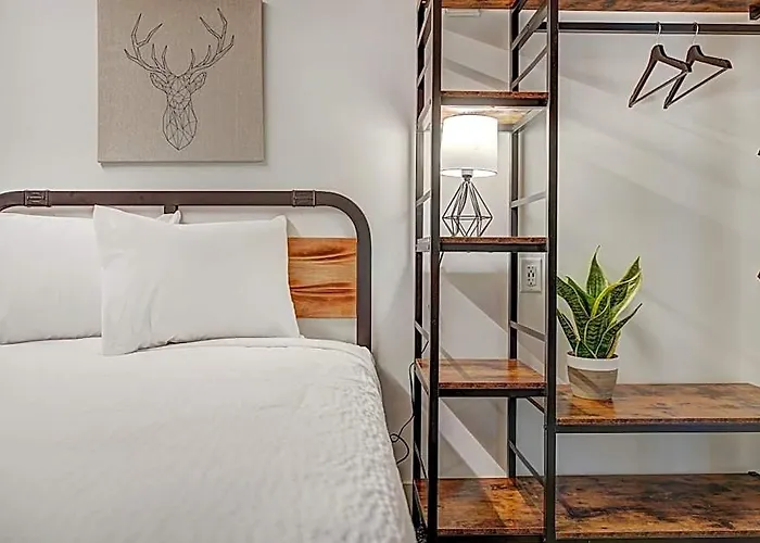 The Block Hotel & Commons